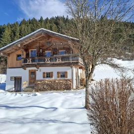 Charmantes Ferienhaus, hotel a Schwendt