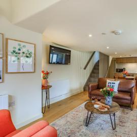 Coach House - Uk32202