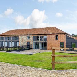 Skylark Barn-Uk31354