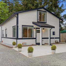 Spacious 5BR Home Parking 10 min Airport, hotel in Burien