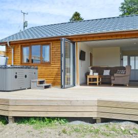 Sweet Meadow Lodge, hotel in Llandrindod Wells