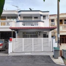 6537 Homestay Seremban Senawang Musk Ventures Guest House 4R3B 12 Pax, hotelli kohteessa Seremban
