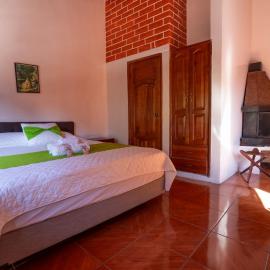 Hostería Agoyán Deluxe, hotel en Ulba