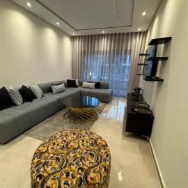 Cozy apartment with pool view، فندق في دار حميدة