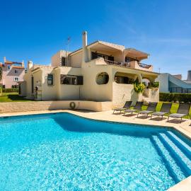Sunny Vilamoura Golf Villa with Private Pool