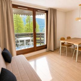 Studio Les Orres 1650 - 4 pers, près des pistes et du centre - Balcon avec vue, hotell sihtkohas Les Orres
