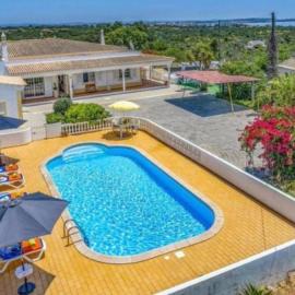 Villa Casa Luz, Hotel in Lagoa