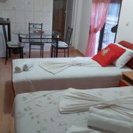 Apartmani Moco: Ülgün şehrinde bir otel