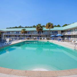 Motel 6-Tifton, GA, hotel u gradu Tifton
