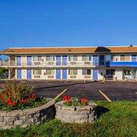 Motel 6-Mitchell, SD, khách sạn ở Mitchell
