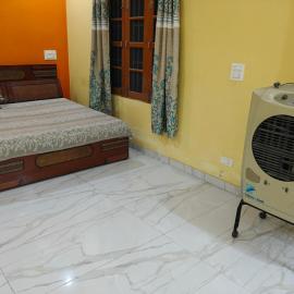 Vikash Homestay، فندق في Una