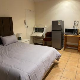 Adorable Pool Side Apartment, hotel in Monte Vista