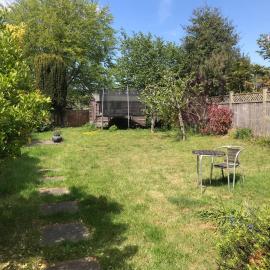 Spacious Suffolk Cottage in Village Setting, hotel di Westleton