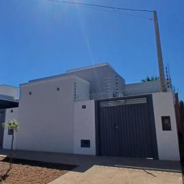 Casa Tranquila com Vaga para carro em Três Lagoas