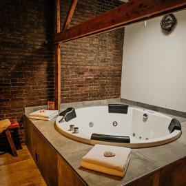 Hut 16 Bed, stad & privé wellness, хотел в Зутфен