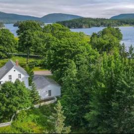 Somesville Village Historic Charmer, Mount Desert Island Sleeps 9 – hotel w mieście Somesville