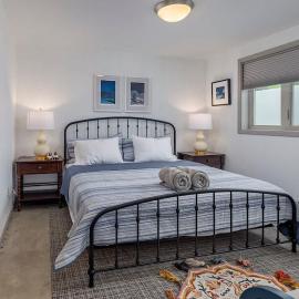 2 Mins from Airport 1 BDR with Large Backyard, hotell Anchorage’is