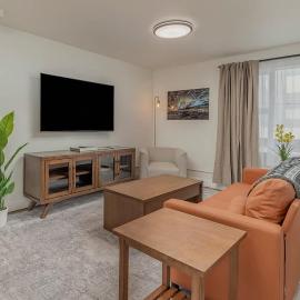 Downtown 1 Bedroom Flat with Views