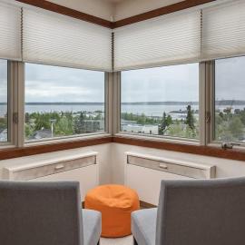 Artsy 1 Bedroom Condo with the Views to the Inlet, hotell i Anchorage
