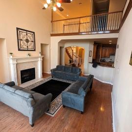 Elegant, comfy, a retreat with Pool, hotel in Garland