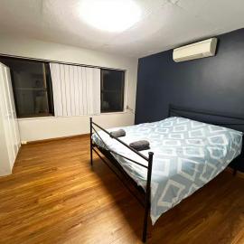 Queen Room in Auburn - AC & Heating - A1: Auburn şehrinde bir otel