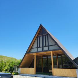 Shabran Pearl A-Frame, hotel i Surra