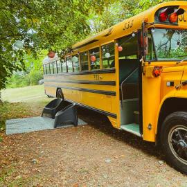 School Bus, hotel in Loupiac