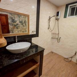 Diamond Jewelry Health Massage & Guest House