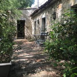 maison insolite dans un hameau, hotel v destinaci Quissac