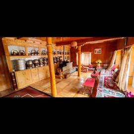 ShelGuru Heritage Homestay, khách sạn ở Leh