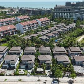Sonasea Seaside Villas by Sunset Host - Shared Big Swimming Pool, hotel a Duong Dong