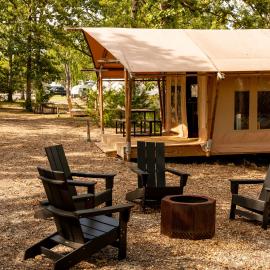 Glamping Tent, Hike, Smore Vibes, khách sạn ở Branson