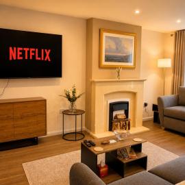 Sleeps 8 Four Bed Contractor Group House Corby Parking
