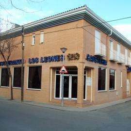 San Martín de la Vega में, होटल Hotel Los Leones, el más cercano a Warner