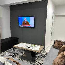AirbnbTzo, hotel in Perístasis