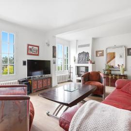 Maison 4 chambres - Vue Paris - 8 min Montparnasse, hotel in Clamart