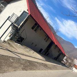 Căbănuțele Rotunda, hotel u gradu 'Băile Herculane'