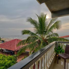 Hotel Salty Waves Baga، فندق في باغا