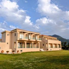 Sani Kasimis, hotel i Kyparissia
