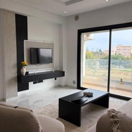 S2 Luxury Apartment with Pool & Seaside, Hotel in Hammam Sousse