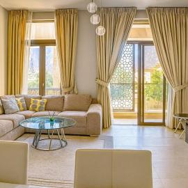 Elegant escape by the sea, hotel in Bandar Jişşah