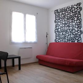 Studio avec terrasse et jardin prive, hotel in Clermont-lʼHérault