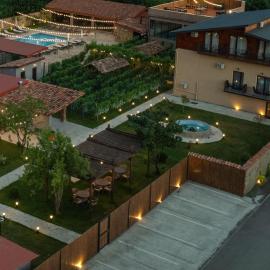 Vineyard Hotel & Winery, хотел в Napareuli