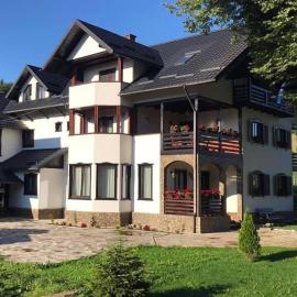 Casa Corlățeni