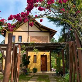 Chalé no coração de Penedo - Pet Friendly, hotel in Itatiaia