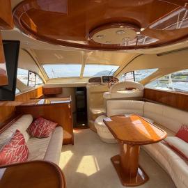 Unique stay aboard a boat, hotel in Porto-Vecchio