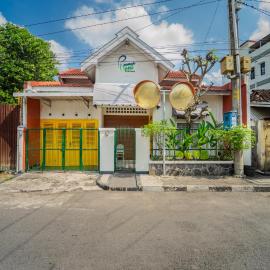 Roemah Noni Baciro By ARBA, hotelli kohteessa Demangan