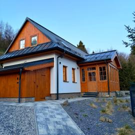 Chata pod Jabloňou, hotel in Banská Štiavnica