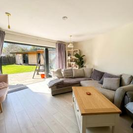 Stay, Sip & Smile, Your Happy Escape, hotel Sidcupban
