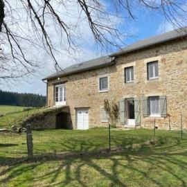 Grand gîte rénové 8 pers en Haute-Loire calme et nature